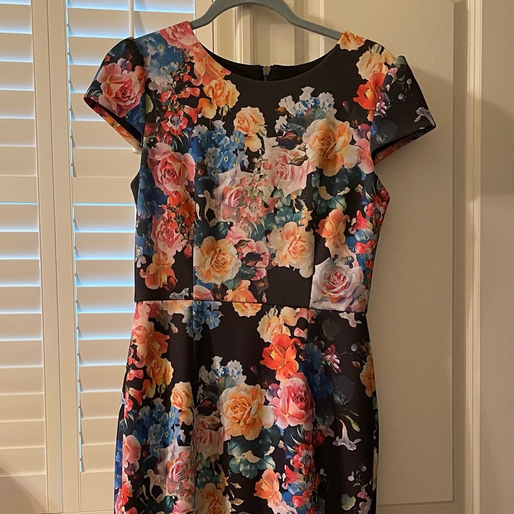 WOW! Gorgeous Betsey Johnson knee-length sheath dress w/cap sleeves size 6 EUC